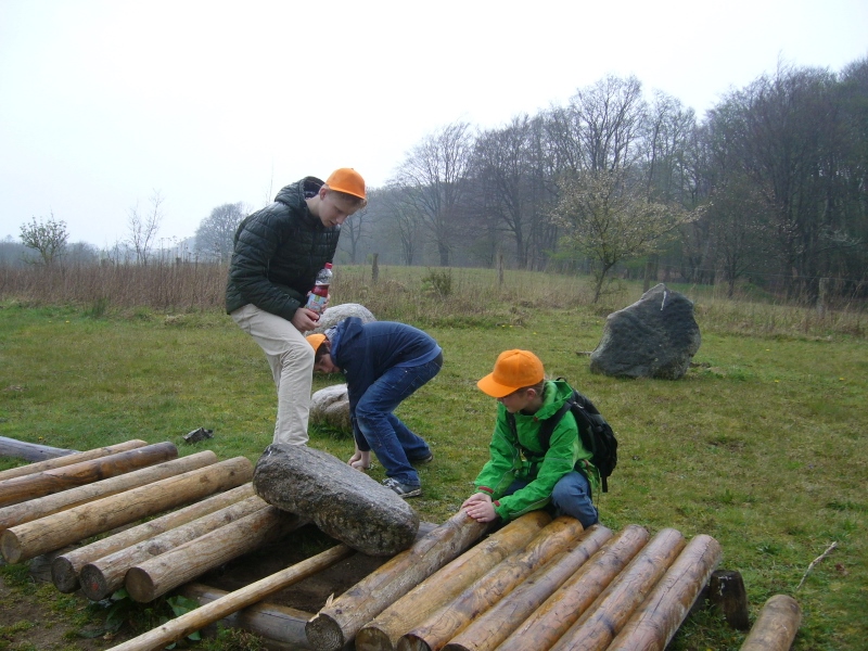 Als Team läßt sich der Findling bewegen